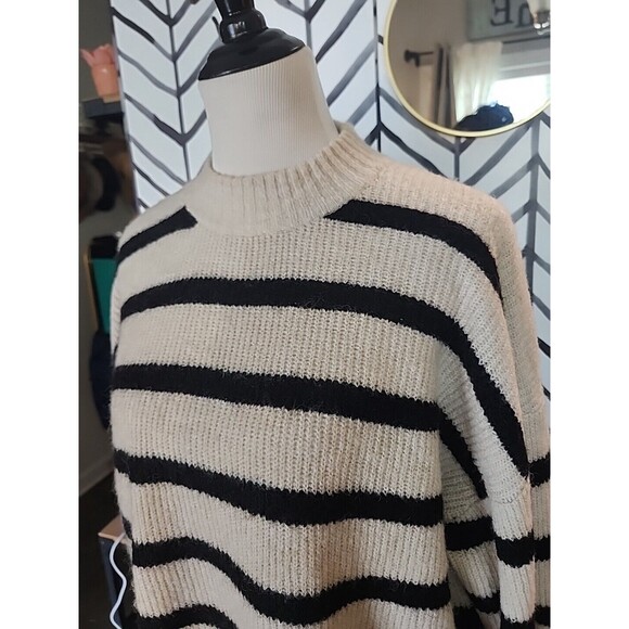 H&M Women Striped Sweater Medium Black Cream Knit Mock Neck Long Sleeve Oversize - Picture 2 of 8